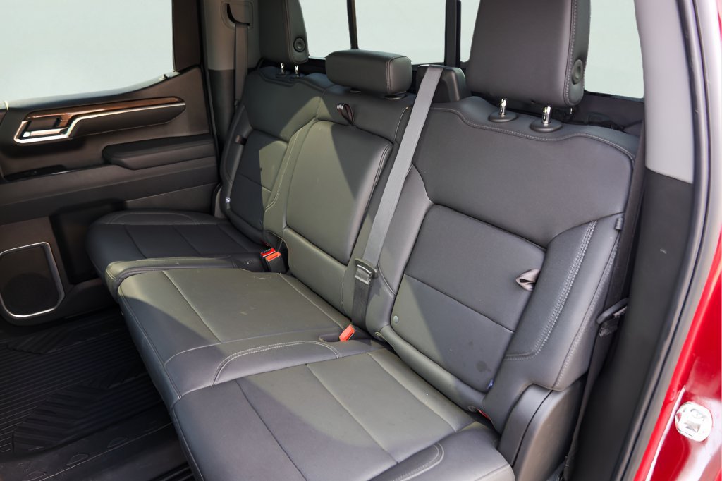 Certified 2025 Chevrolet Silverado 1500 RST AWD/4WD image 26