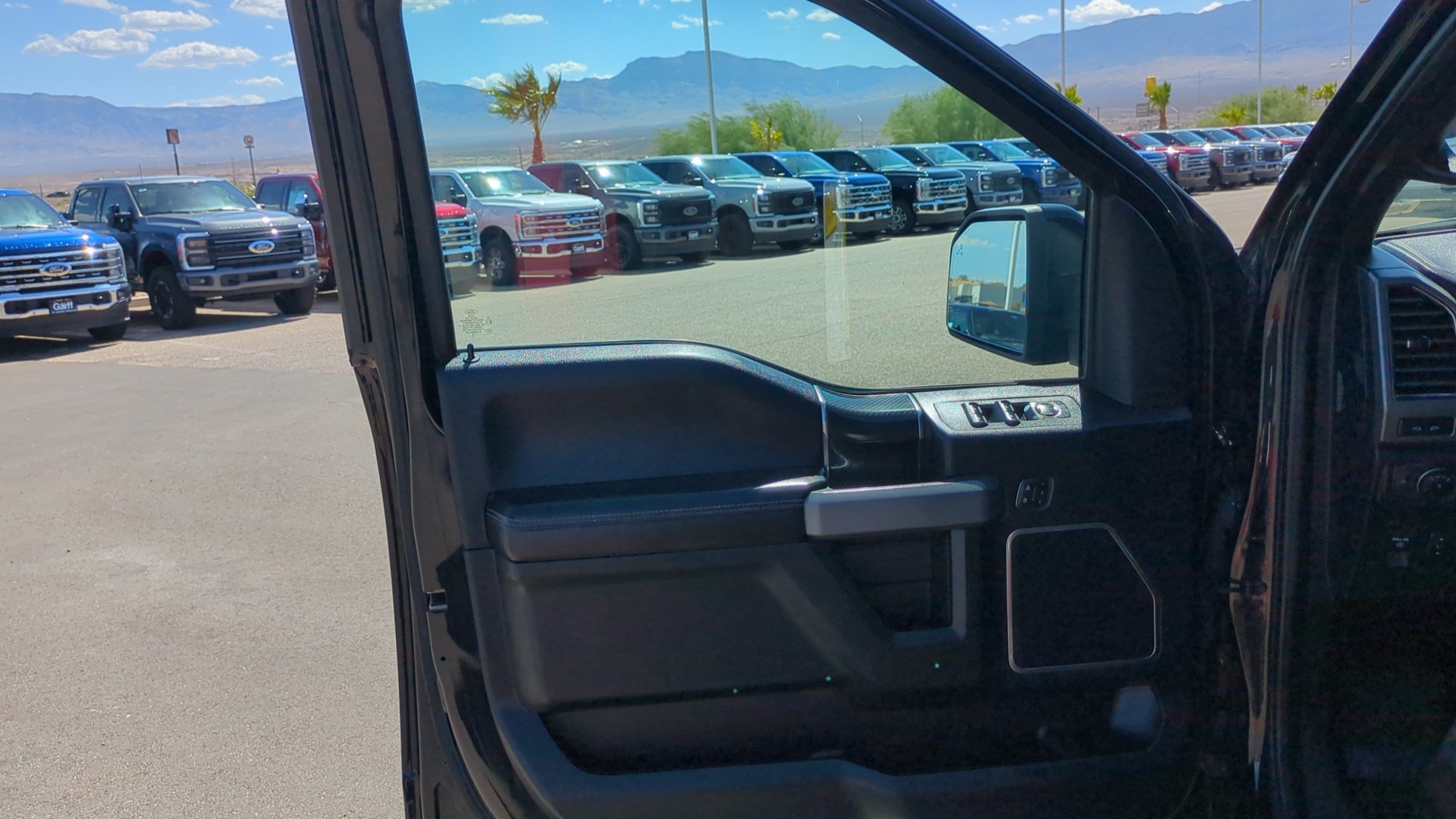 Used 2019 Ford F150 Raptor w/ Equipment Group 802A Luxury AWD/4WD image 11