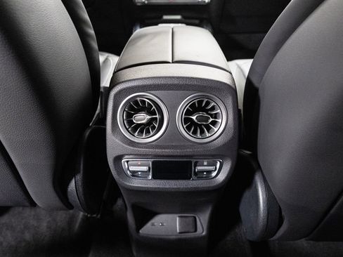 Used 2025 Mercedes-Benz G 550 image 31
