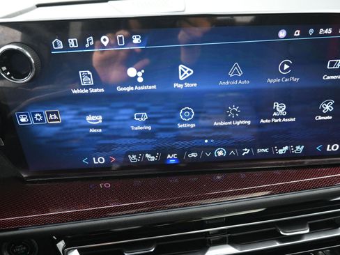 Used 2024 Chevrolet Traverse RS FWD image 15