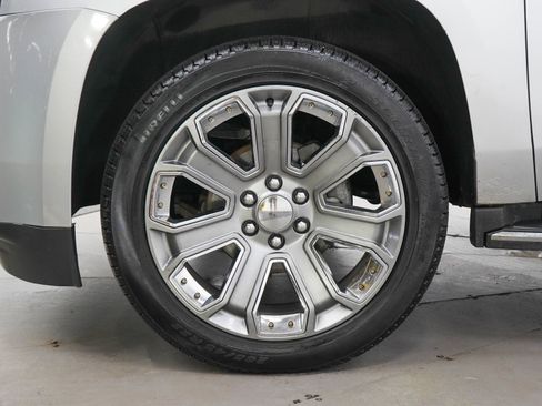 Used 2016 GMC Yukon SLT w/ Open Road Package AWD/4WD image 32