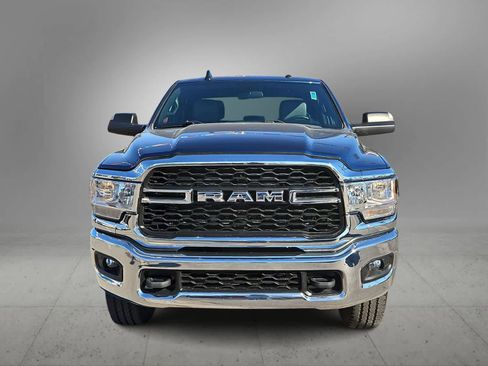 Used 2022 RAM 2500 Tradesman w/ Chrome Appearance Group image 4
