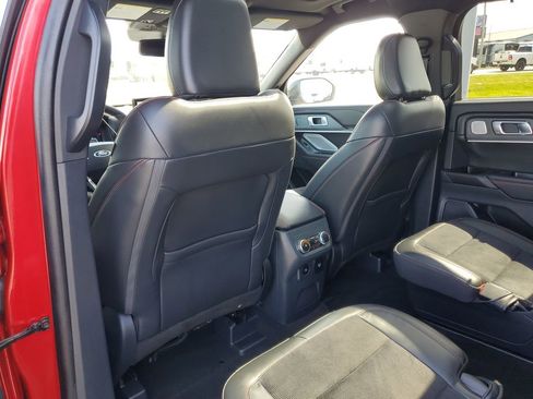 Certified 2025 Ford Explorer ST AWD/4WD image 33