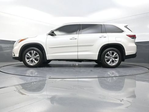 Used 2015 Toyota Highlander XLE AWD/4WD image 35