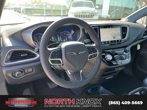 New 2026 Chrysler Voyager LX image 6