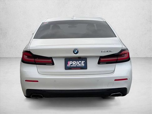 Used 2023 BMW 530e w/ Premium Package image 7