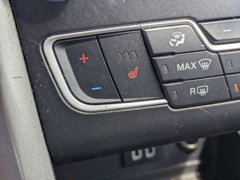 Used 2019 Ford Fusion SEL FWD image 22