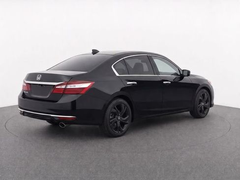Used 2017 Honda Accord LX image 4