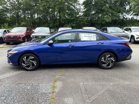 Certified 2025 Hyundai Elantra Sport image 8