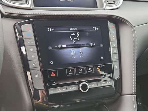 Used 2022 INFINITI QX50 Luxe w/ Appearance Package image 27