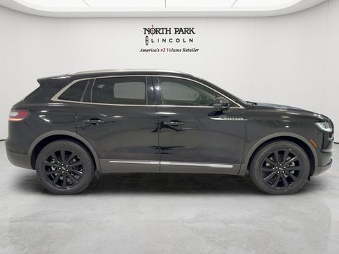 Used 2022 Lincoln Nautilus Reserve w/ Equipment Group 201A FWD image 6