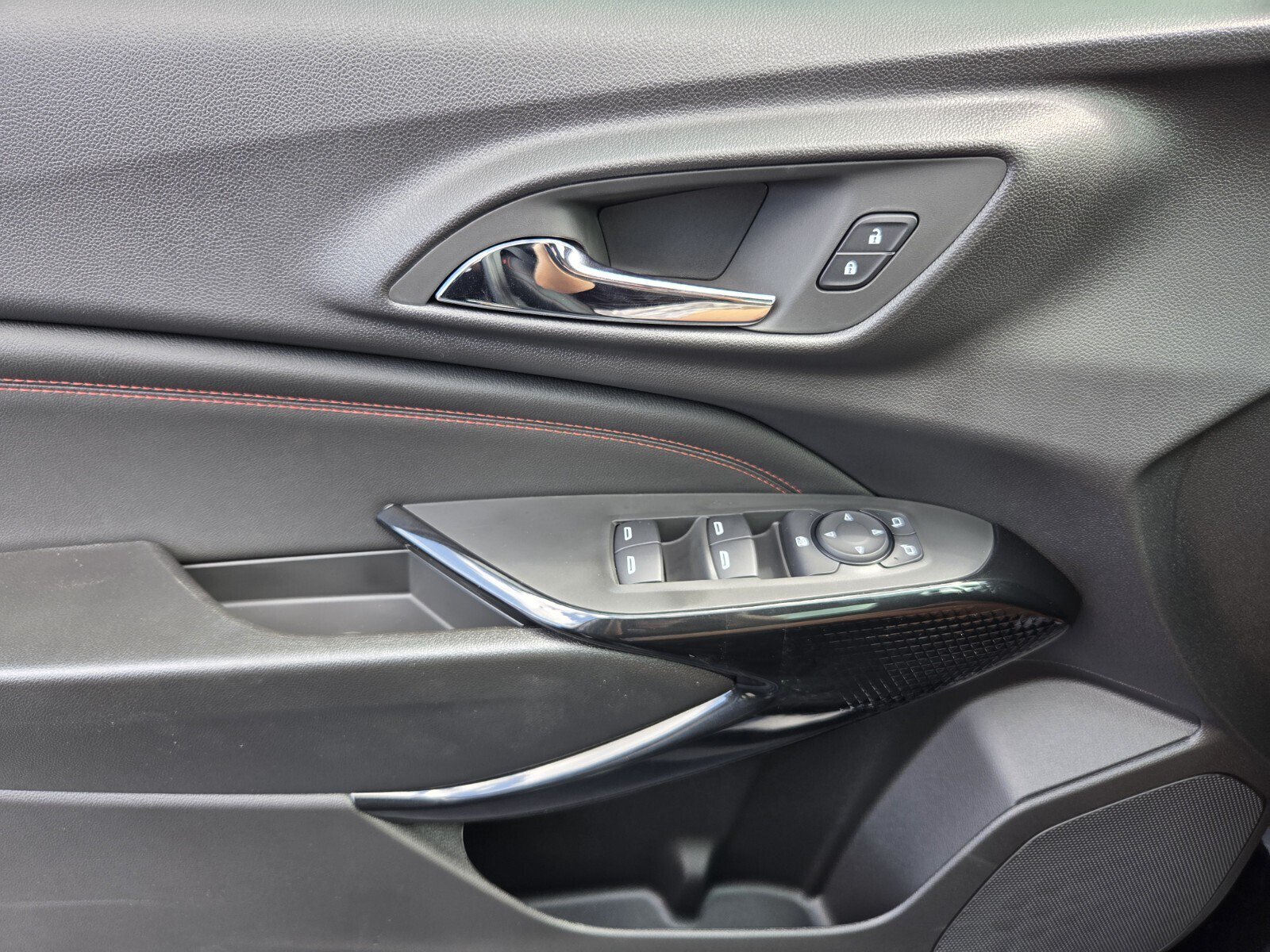 New 2026 Chevrolet Trax RS w/ Driver Confidence Package FWD image 11