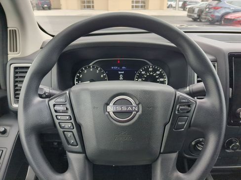 Used 2024 Nissan Frontier SV image 18