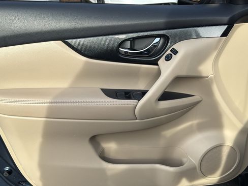 Used 2015 Nissan Rogue SL w/ SL Premium Package image 6