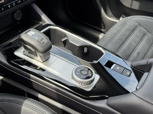 New 2025 Mitsubishi Outlander AWD image 15