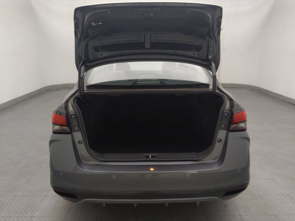 Used 2020 Nissan Versa SR w/ Convenience Package FWD image 29