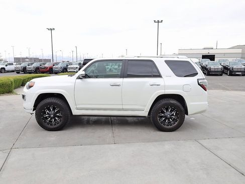 Used 2021 Toyota 4Runner Limited AWD/4WD image 3
