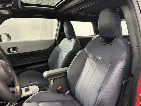Certified 2025 MINI Cooper 2-Door Hardtop FWD image 10