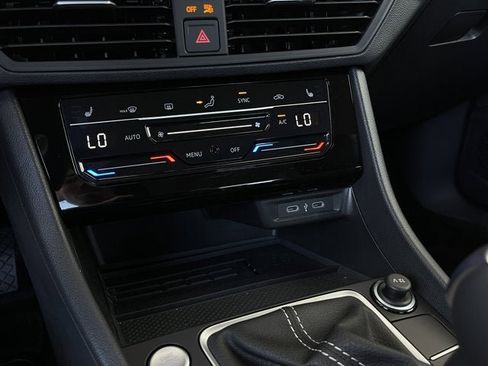 New 2025 Volkswagen Jetta SE image 22