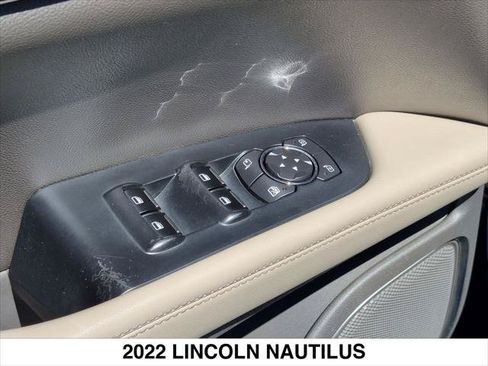 Certified 2022 Lincoln Nautilus FWD image 11