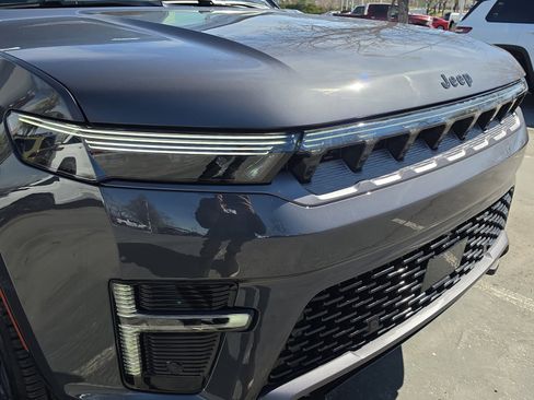 New 2026 Jeep Grand Wagoneer Limited AWD/4WD image 9