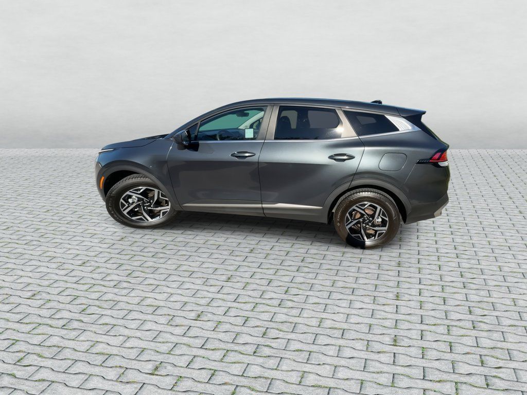 Used 2023 Kia Sportage LX AWD/4WD image 6