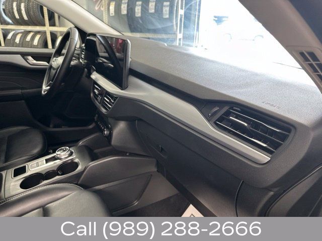 Used 2025 Ford Escape Platinum AWD/4WD image 19