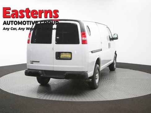 Used 2021 Chevrolet Express 3500 w/ Driver Convenience Package RWD image 35