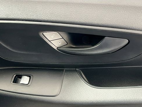 Used 2023 Mercedes-Benz Metris image 30