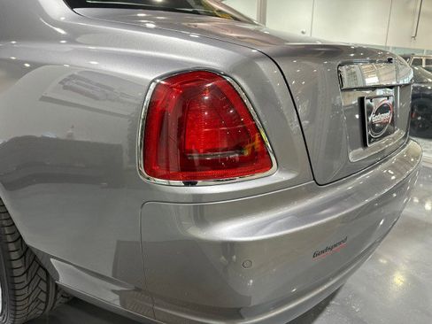 Used 2010 Rolls-Royce Ghost RWD image 40