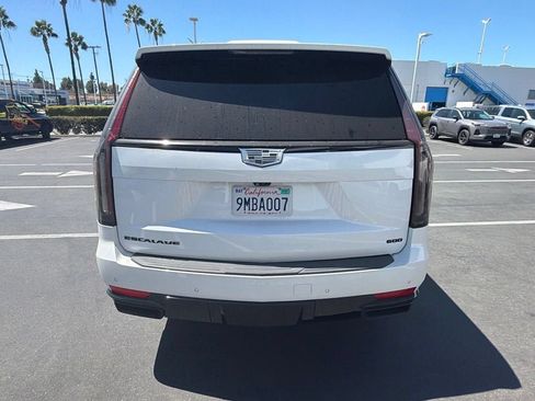 Used 2022 Cadillac Escalade ESV Sport w/ Touring Package AWD/4WD image 5