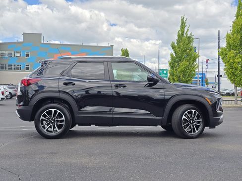 Used 2025 Chevrolet TrailBlazer LT AWD/4WD image 23