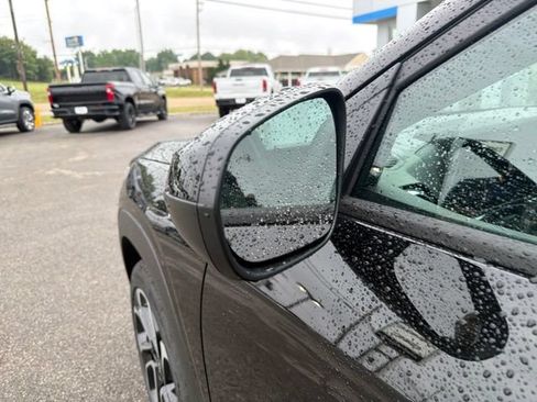 Used 2026 Chevrolet Trax RS w/ Sunroof Package FWD image 38