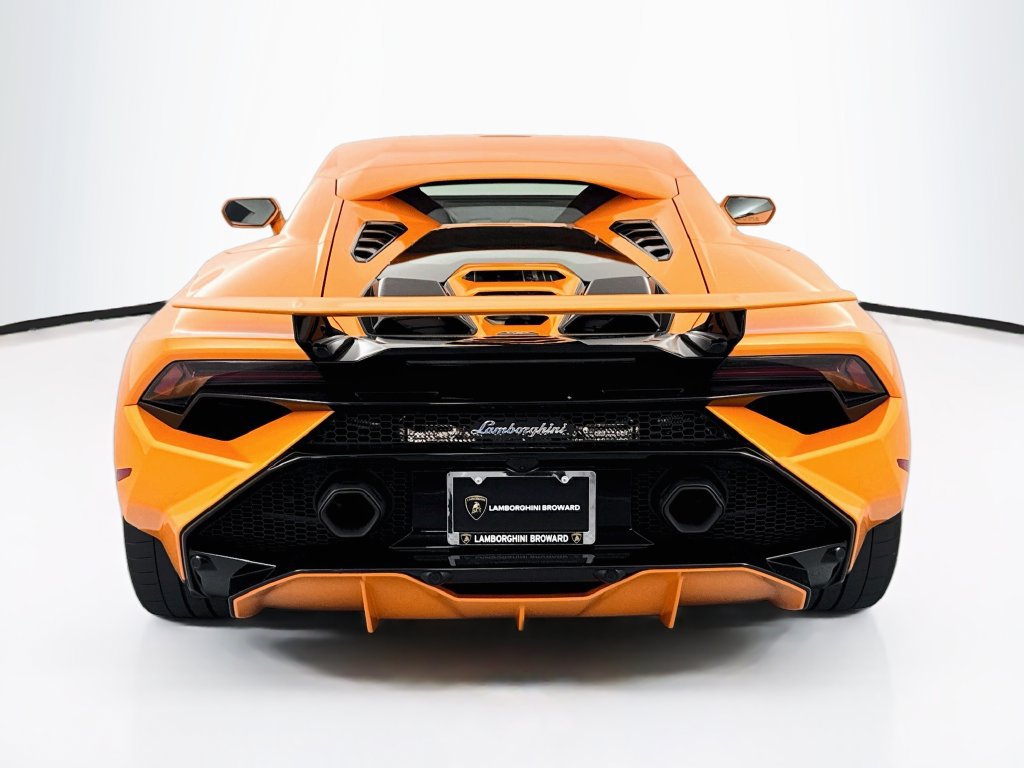 Used 2023 Lamborghini Huracan Tecnica RWD image 6