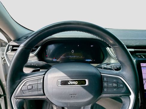 Used 2022 Jeep Grand Cherokee L Limited RWD image 14