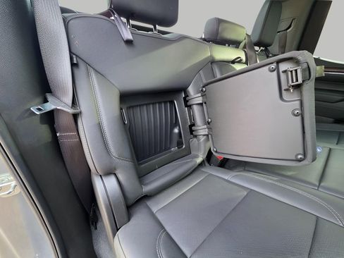 Used 2024 GMC Sierra 1500 SLT image 11