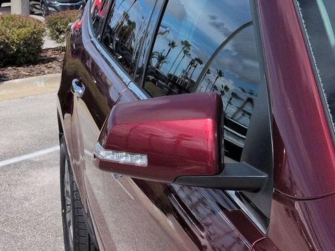 Used 2017 Chevrolet Traverse LT FWD image 12