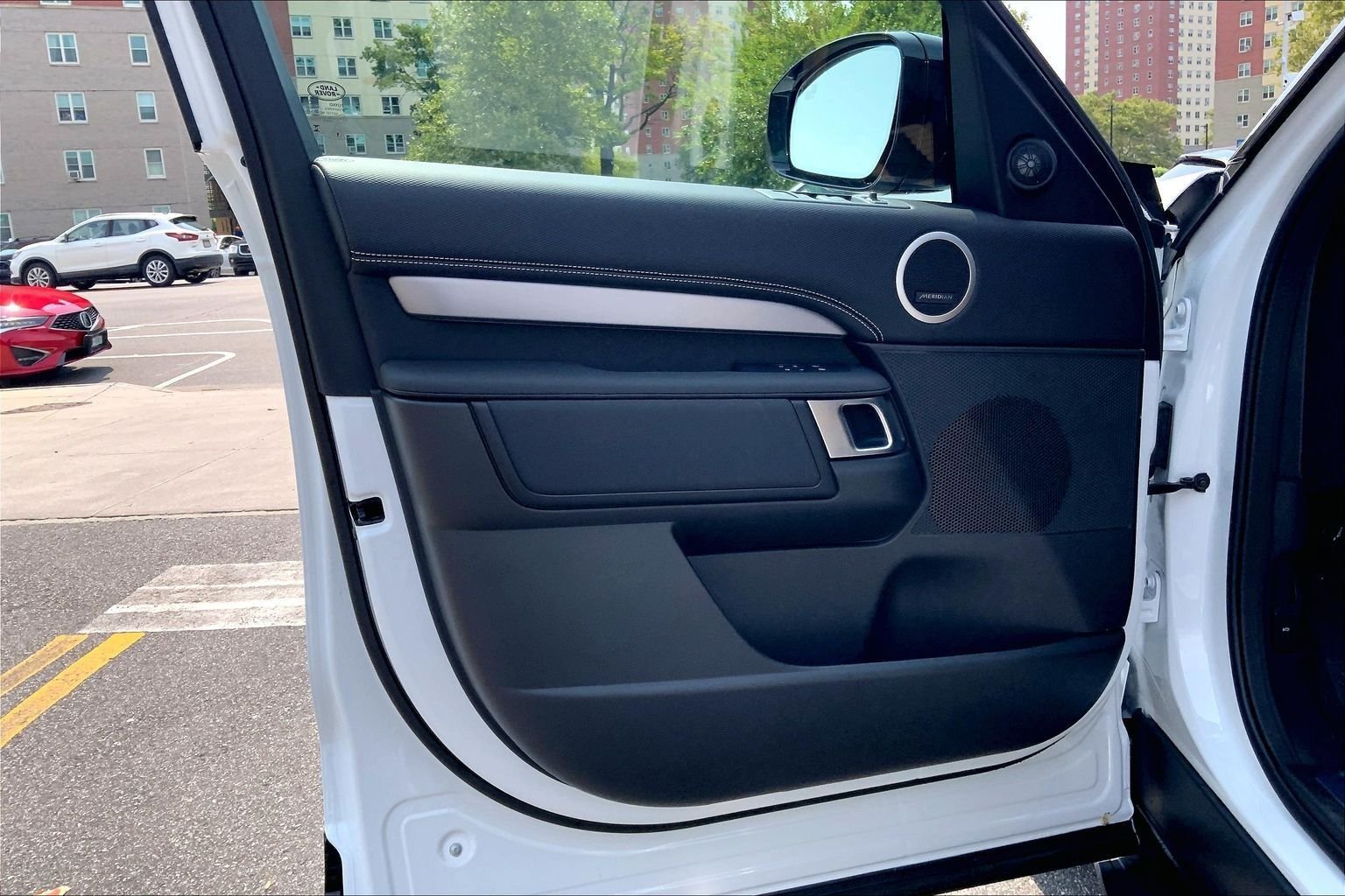 New 2026 Land Rover Discovery Dynamic SE AWD/4WD image 10