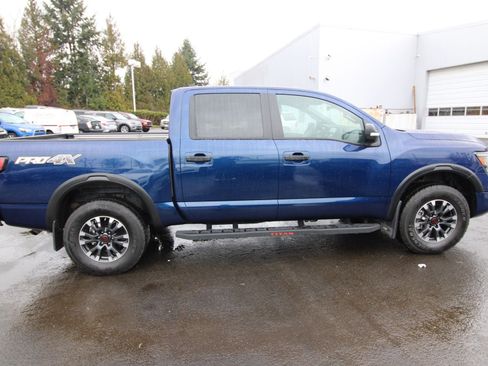Used 2024 Nissan Titan PRO-4X w/ Pro-4x Convenience Package image 2