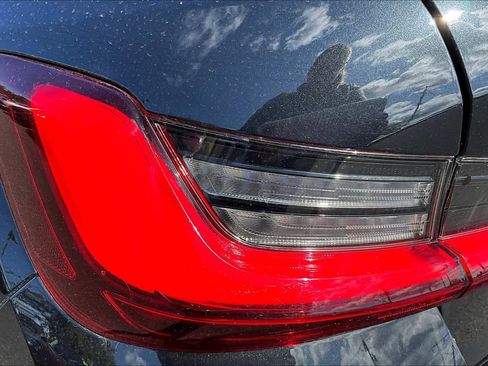 Used 2024 BMW 330i xDrive Sedan w/ Convenience Package image 28