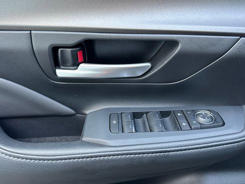 Certified 2025 Toyota Grand Highlander FWD image 11