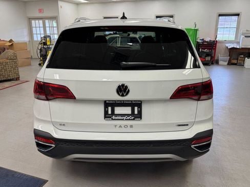 Used 2024 Volkswagen Taos SE image 27