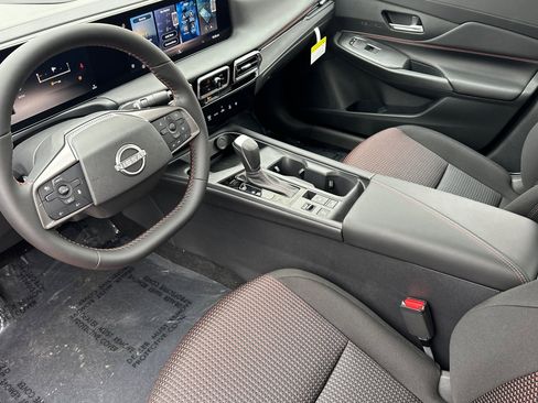 New 2026 Nissan Sentra SR w/ Floor Mat Package image 7