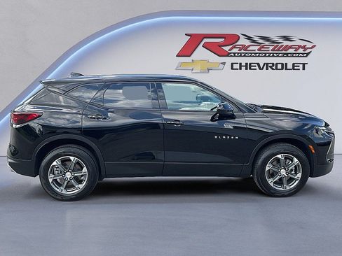 Used 2025 Chevrolet Blazer LT FWD image 6