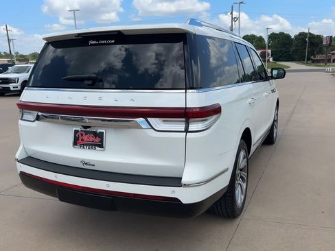 Used 2023 Lincoln Navigator Reserve AWD/4WD image 8