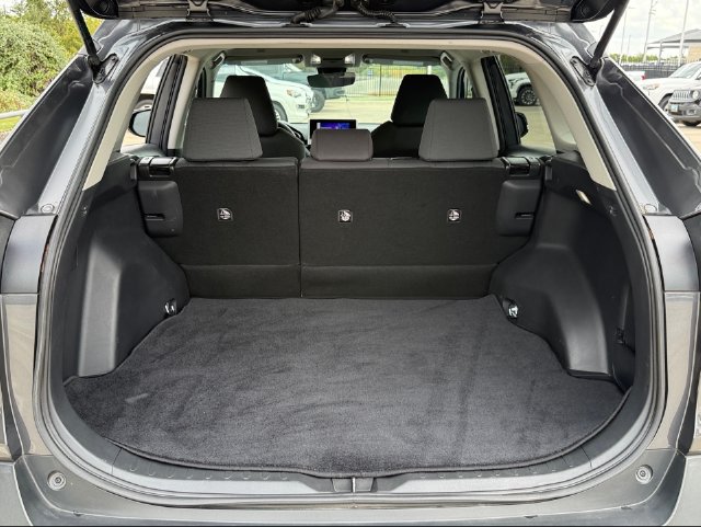 Used 2023 Toyota RAV4 XLE AWD/4WD image 28