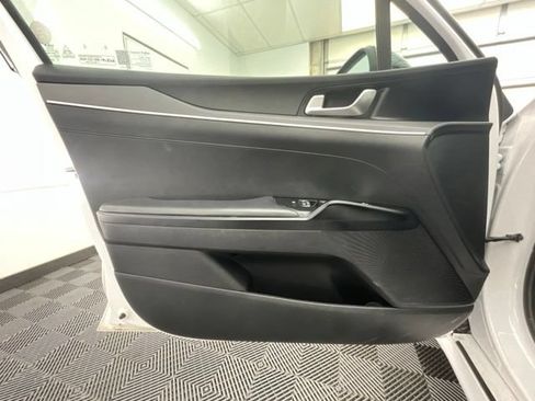 Used 2022 Kia K5 GT-Line FWD image 12