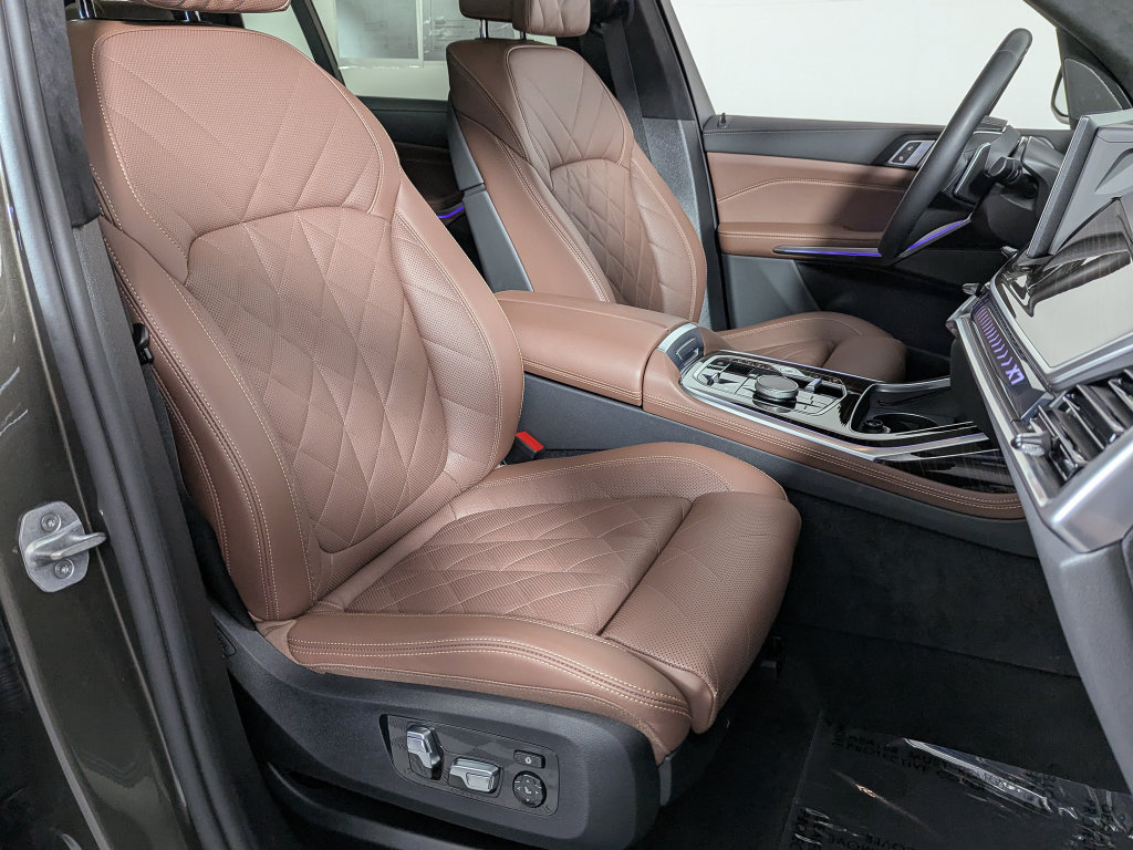 Certified 2025 BMW X7 xDrive40i AWD/4WD image 29