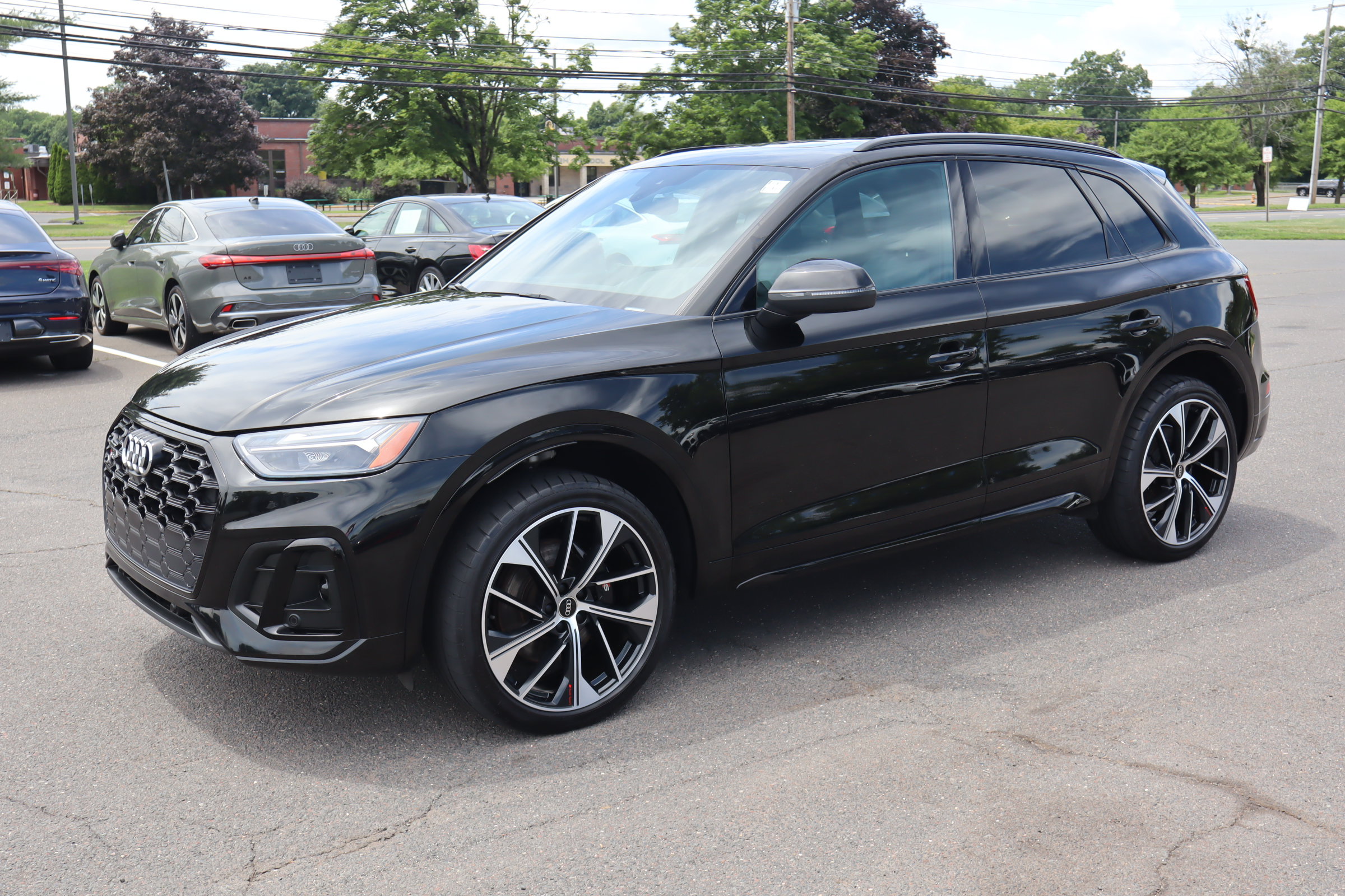Used 2023 Audi SQ5 Premium Plus w/ Premium Plus Package AWD/4WD image 1