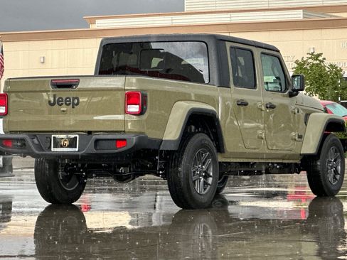 New 2026 Jeep Gladiator Sport AWD/4WD image 6